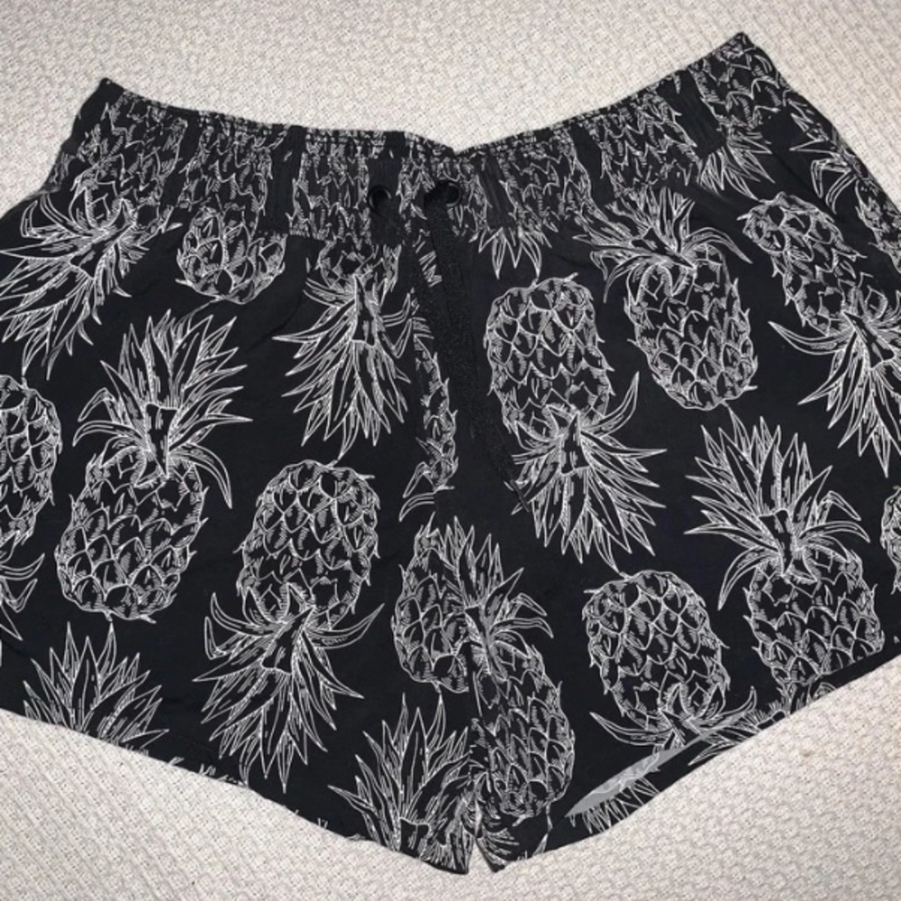 Lauren James Pineapple Black Beach Shorts Small